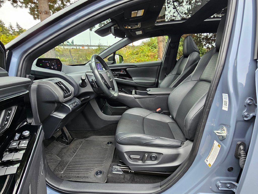 Certified 2023 Subaru Solterra AWD image 23