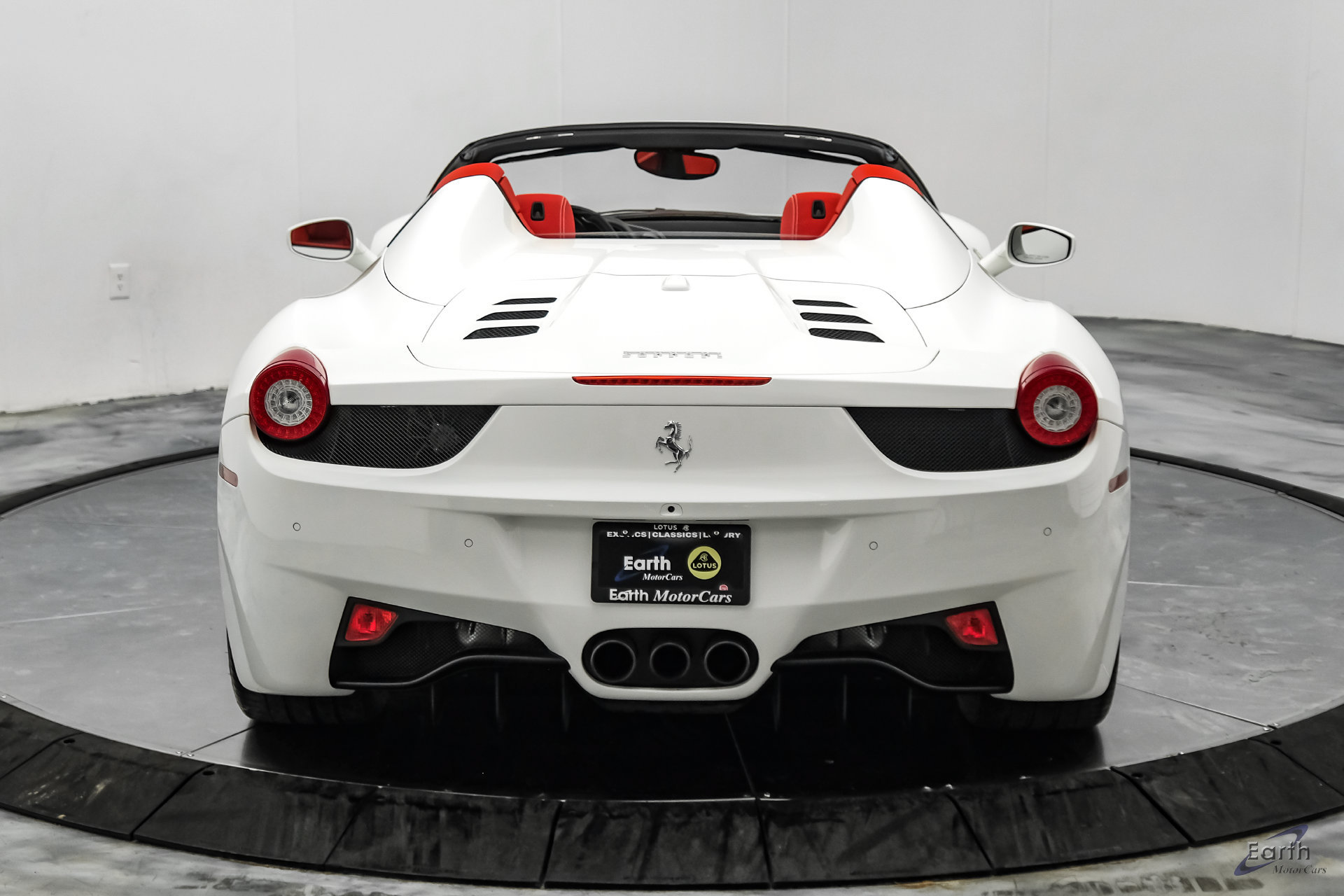 Used 2015 Ferrari 458 Spider RWD image 17