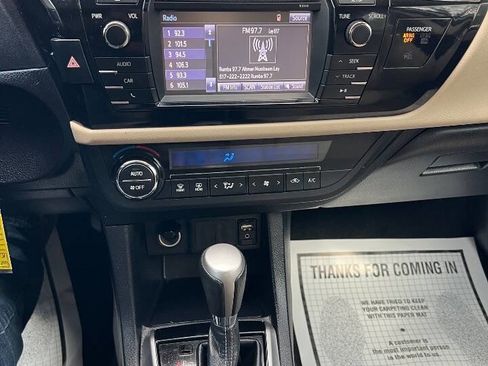 Used 2014 Toyota Corolla LE image 31