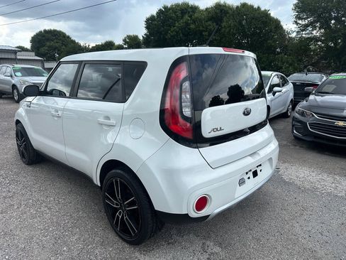 Used 2018 Kia Soul + FWD image 4