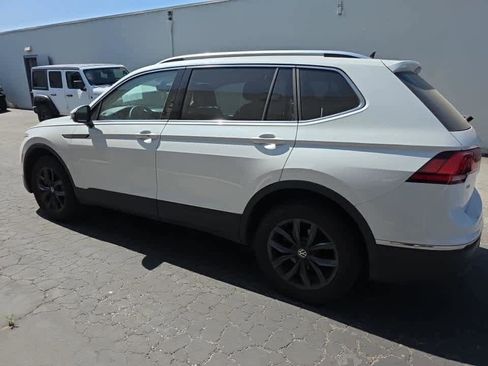 Used 2023 Volkswagen Tiguan SE FWD image 9