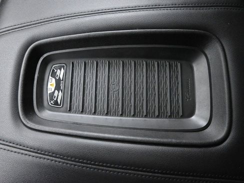 Used 2020 Cadillac Escalade Premium Luxury w/ LPO, Radiant Package image 35