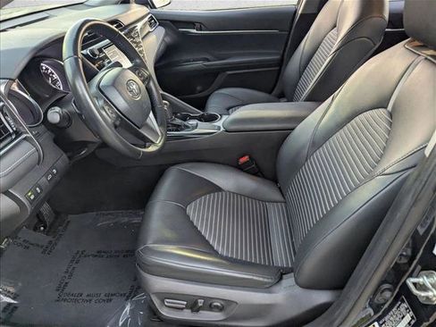 Used 2018 Toyota Camry SE image 14
