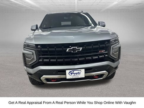 Used 2025 Chevrolet Suburban Z71 AWD/4WD image 5