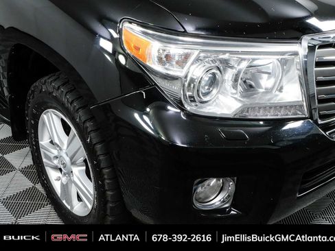 Used 2015 Toyota Land Cruiser AWD/4WD image 39