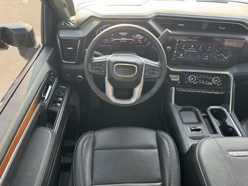 Used 2025 GMC Sierra 2500 Denali AWD/4WD image 11