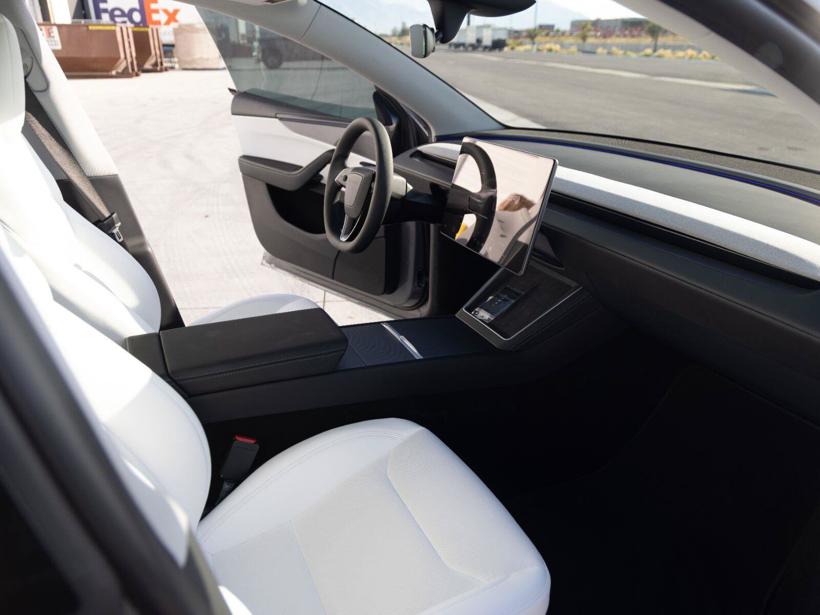 Used 2026 Tesla Model Y Long Range AWD/4WD image 3