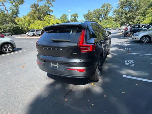 Used 2025 Volvo XC40 B5 Plus AWD/4WD image 13