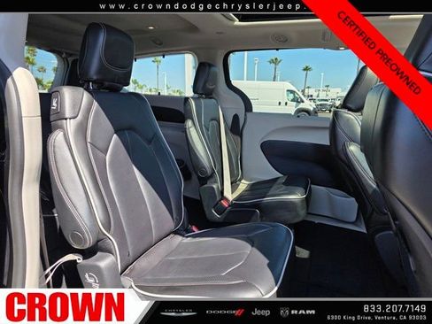 Used 2023 Chrysler Pacifica Limited image 10