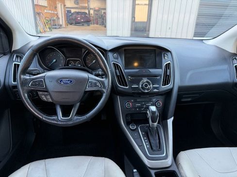 Used 2017 Ford Focus Titanium FWD image 8