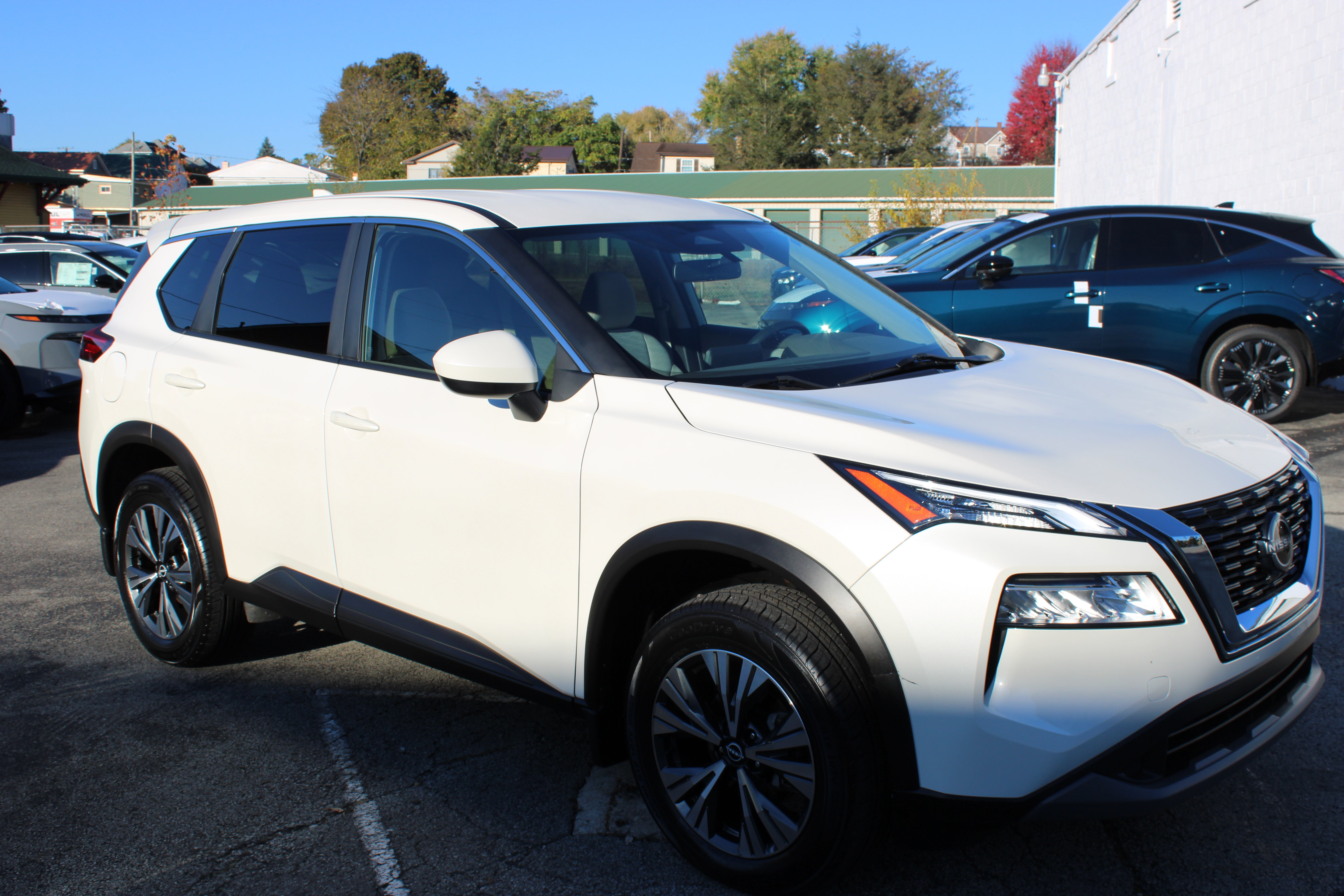 Used 2023 Nissan Rogue SV AWD/4WD image 8