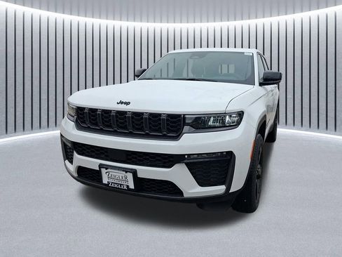 New 2026 Jeep Grand Cherokee Limited image 18