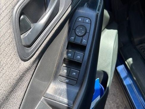 Used 2023 Nissan Rogue S AWD/4WD image 23