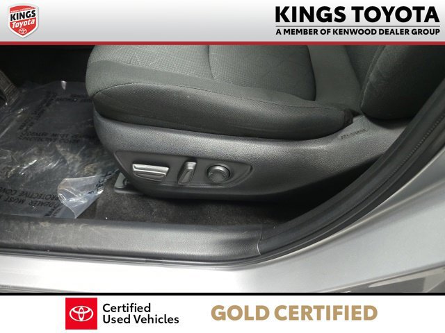Used 2022 Toyota RAV4 XLE w/ Convenience Package FWD image 18