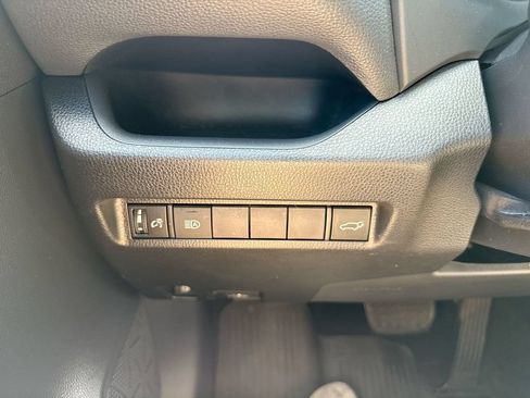 Used 2021 Toyota RAV4 SE AWD/4WD image 18