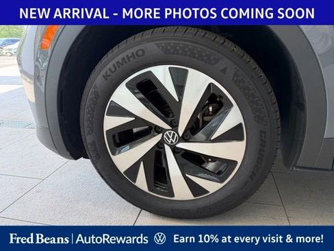 Used 2023 Volkswagen ID.4 Pro AWD/4WD image 12
