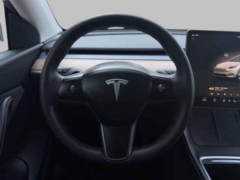 Used 2022 Tesla Model Y Long Range AWD/4WD image 29