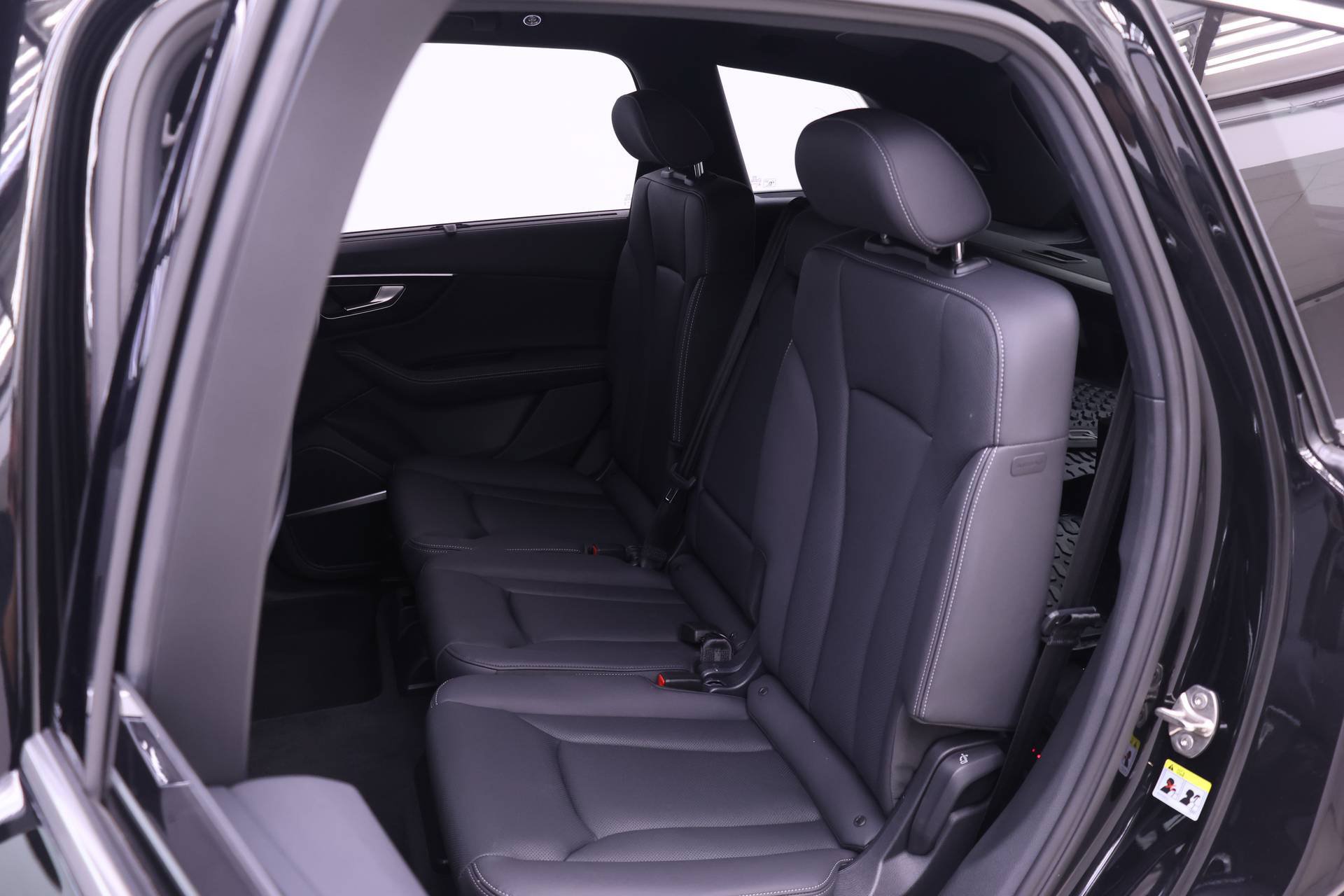 Certified 2025 Audi Q7 3.0T Premium Plus w/ Premium Plus Package AWD/4WD image 13