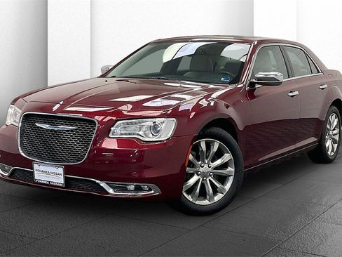 Used 2018 Chrysler 300 Limited w/ Light Group image 11