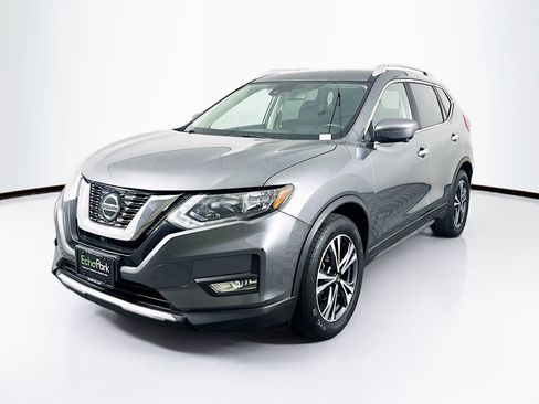 Used 2019 Nissan Rogue SV w/ Premium Package FWD image 3