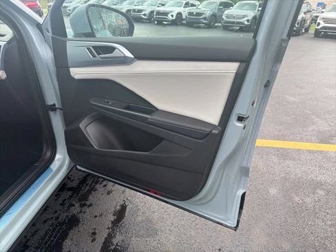 New 2026 Volkswagen Taos SE AWD/4WD image 31