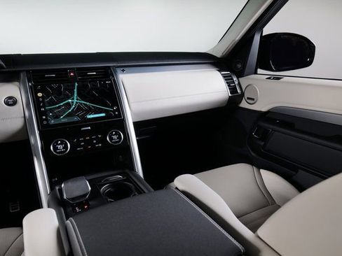 New 2026 Land Rover Discovery Dynamic SE AWD/4WD image 17