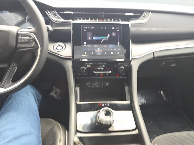 Certified 2024 Jeep Grand Cherokee Altitude AWD/4WD image 24