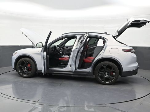 Used 2024 Alfa Romeo Stelvio Ti w/ Performance Driving Package AWD/4WD image 30
