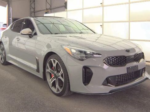 Used 2018 Kia Stinger GT2 AWD/4WD image 2