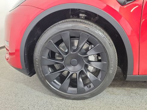 Used 2023 Tesla Model Y 2WD image 8