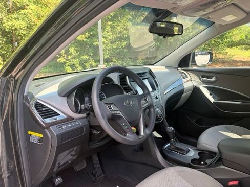Used 2017 Hyundai Santa Fe Sport FWD image 9