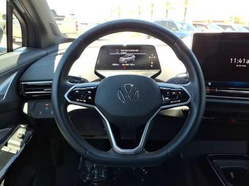Certified 2025 Volkswagen ID.4 Pro RWD image 19