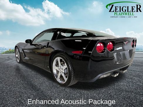 Used 2007 Chevrolet Corvette Coupe RWD image 3