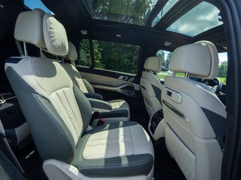 Used 2023 BMW X7 M60i w/ Executive Package AWD/4WD image 32