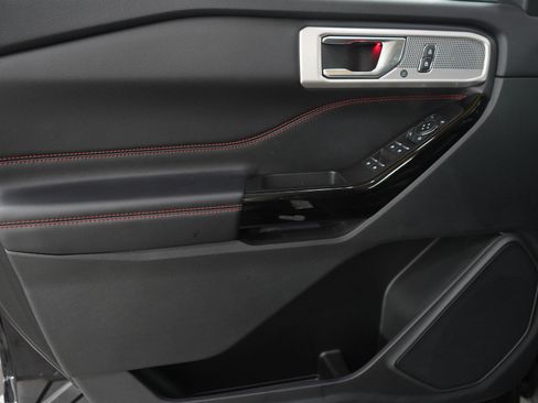 Used 2022 Ford Explorer ST-Line w/ Class IV Trailer Tow Package image 18