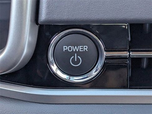 New 2025 Mitsubishi Outlander SE image 17