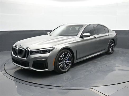 Used 2022 BMW 750i xDrive w/ Autobahn Package image 1