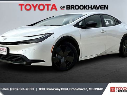 New 2026 Toyota Prius LE FWD image 2