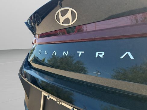 New 2026 Hyundai Elantra SE image 28