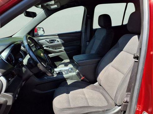 Used 2023 Chevrolet Traverse LT w/ Rear Camera Mirror Package AWD/4WD image 16