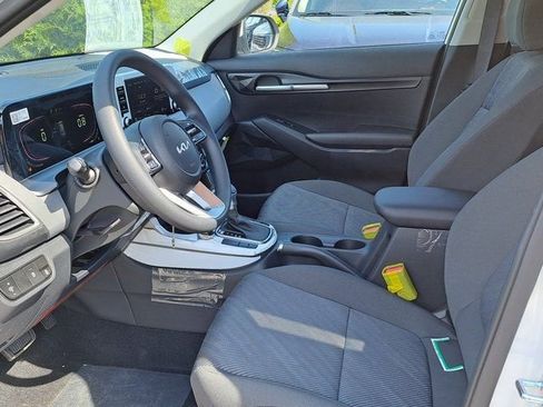New 2026 Kia Seltos LX FWD image 12