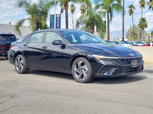 Used 2025 Hyundai Elantra Sport image 24