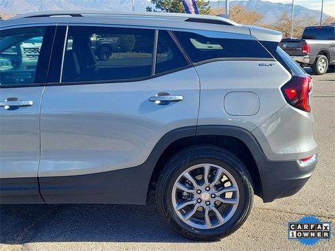 Used 2024 GMC Terrain SLT image 6