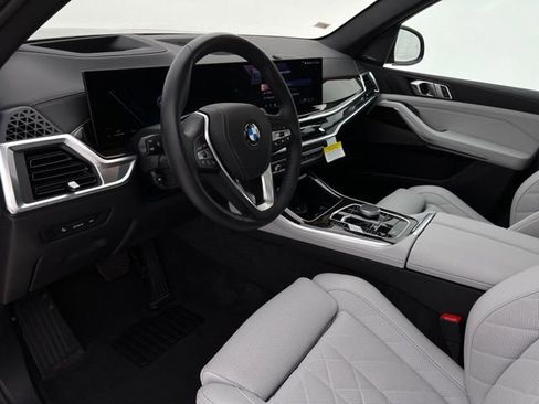 Certified 2026 BMW X5 xDrive40i w/ Premium Package AWD/4WD image 12