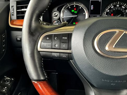 Used 2020 Lexus LX 570 4WD w/ Luxury Package image 24