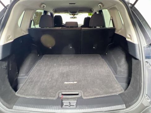 Used 2021 Nissan Rogue SV FWD image 34