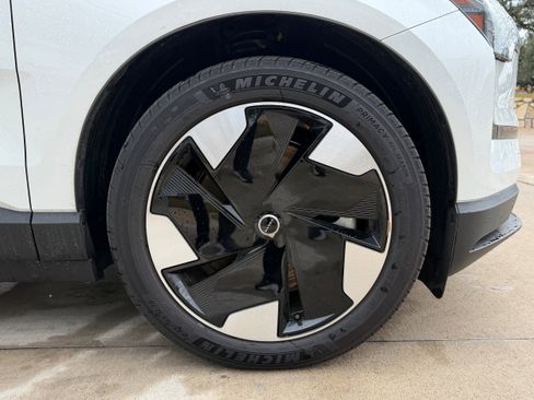 Certified 2025 Volvo EX30 Plus w/ Climate Package AWD/4WD image 9