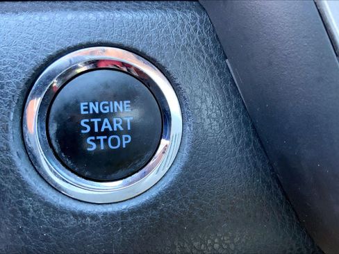 Used 2019 Toyota Camry XSE FWD image 32