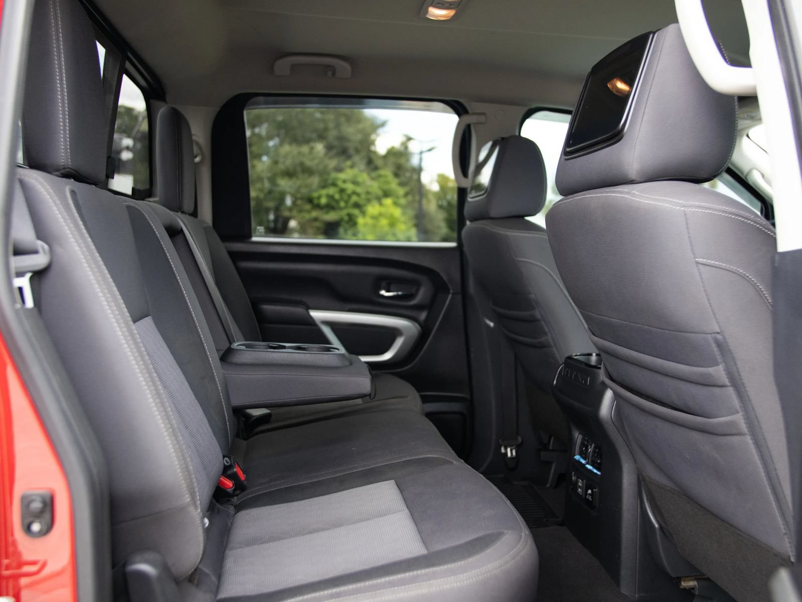 Used 2021 Nissan Titan SV w/ SV Convenience Package RWD image 23