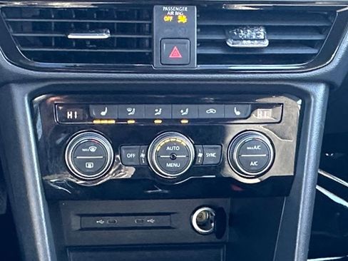 Used 2024 Volkswagen Taos SE image 16